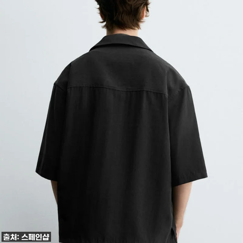 찐후기: 자라 미니멀 블랙 릴랙스핏 반팔 셔츠, 품절대란 속 겨우 득템! 이거 하나면 코디 끝! 12 찐후기: 자라 미니멀 블랙 릴랙스핏 관련 이미지 3