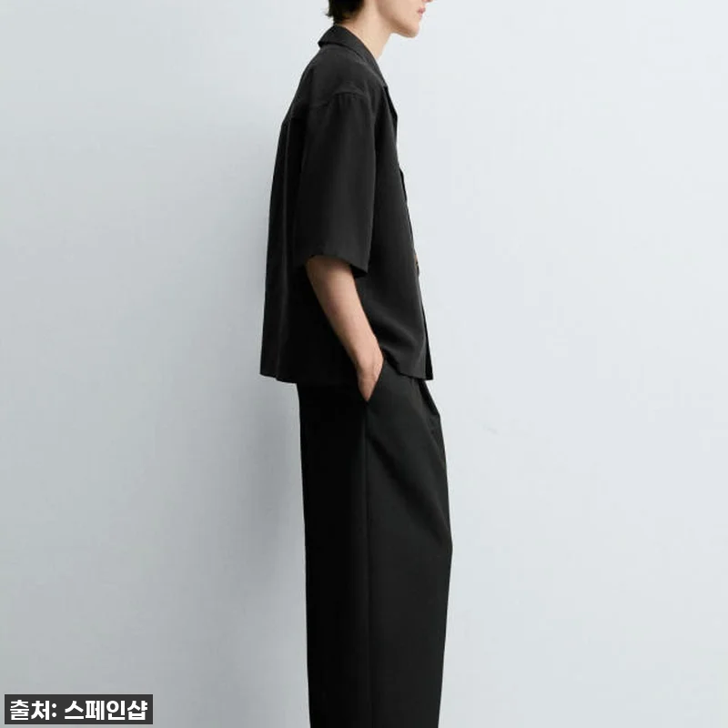 찐후기: 자라 미니멀 블랙 릴랙스핏 반팔 셔츠, 품절대란 속 겨우 득템! 이거 하나면 코디 끝! 13 찐후기: 자라 미니멀 블랙 릴랙스핏 관련 이미지 4