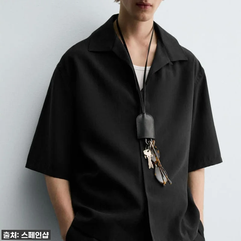 찐후기: 자라 미니멀 블랙 릴랙스핏 반팔 셔츠, 품절대란 속 겨우 득템! 이거 하나면 코디 끝! 14 찐후기: 자라 미니멀 블랙 릴랙스핏 관련 이미지 5