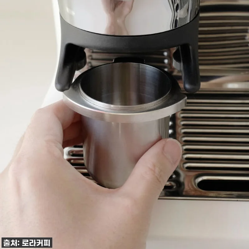 찐후기: 브레빌 도징컵 54mm (876, 881, 870, 878, 880 호환) 드디어 내 손에! 홈카페 필수템 등극! 13 찐후기: 브레빌 도징컵 54mm (8 관련 이미지 1