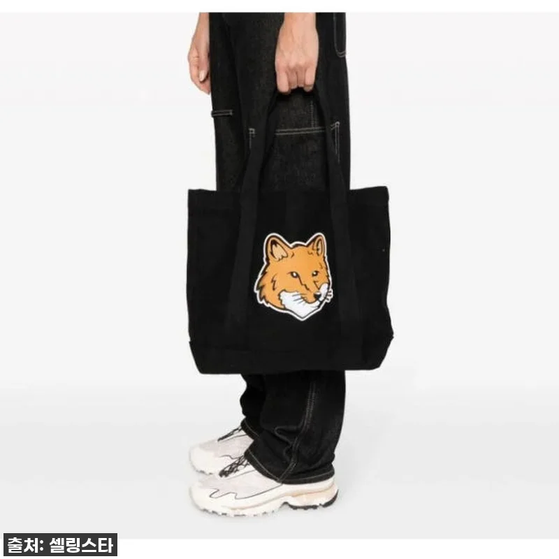 메종키츠네 폭스 헤드 토트백 블랙: 국민 에코백 찐 사용 후기! 오늘만 이 가격! 12 메종키츠네 폭스 헤드 토트백 블랙: 관련 이미지 4