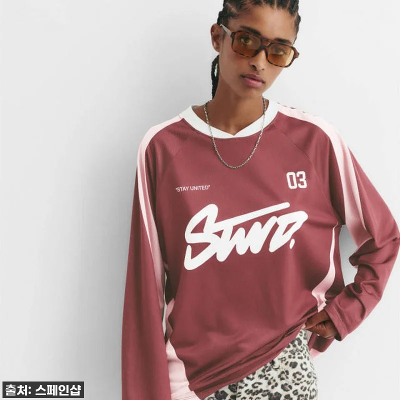 이슈템 떴다! 풀앤베어 스트리트 풋볼 테크니컬 긴팔 티셔츠, 마룬 컬러 실착 후기! 이건 무조건 소장각! 13 이슈템 떴다! 풀앤베어 스트리트 풋볼 관련 이미지 4