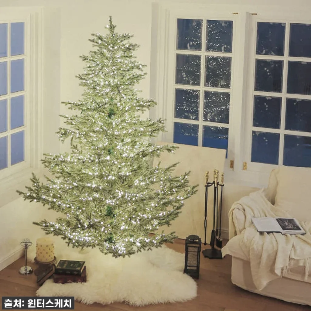 우리 집 거실을 영화 속 한 장면으로! 윈터스케치 크리스마스 호텔 전구일체형 트리 180cm 후기