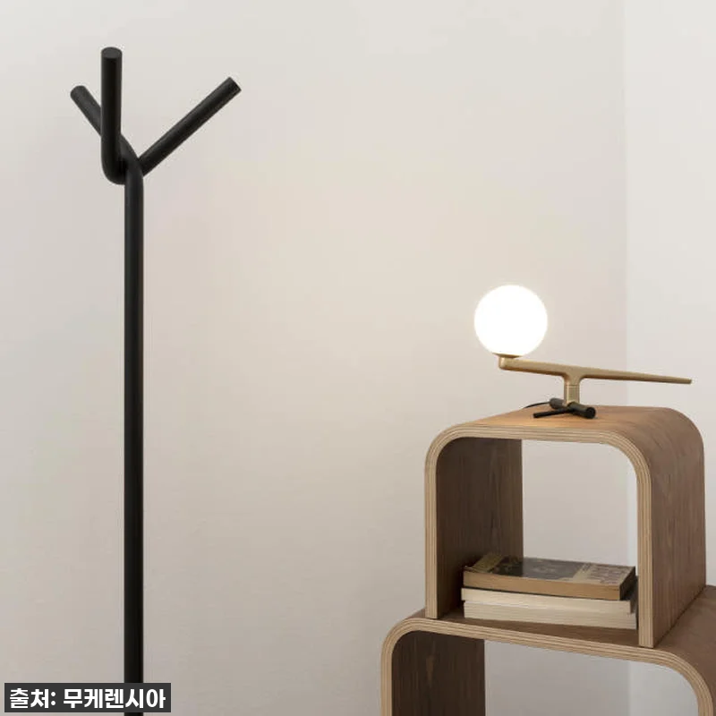 아르떼미데 얀지 테이블 스탠드 무드 관련 이미지 2