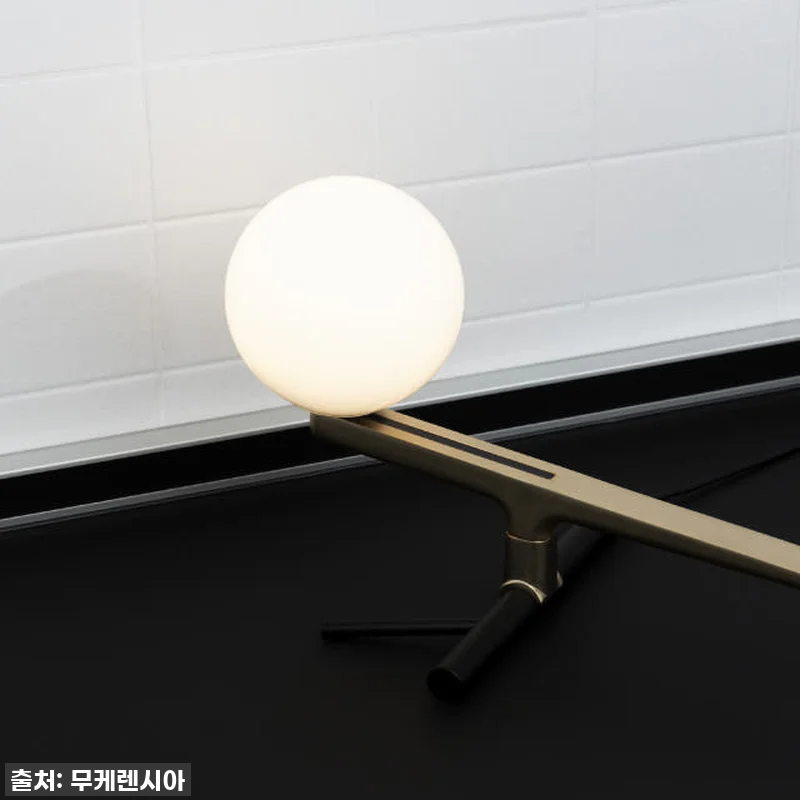 아르떼미데 얀지 테이블 스탠드 무드 관련 이미지 3