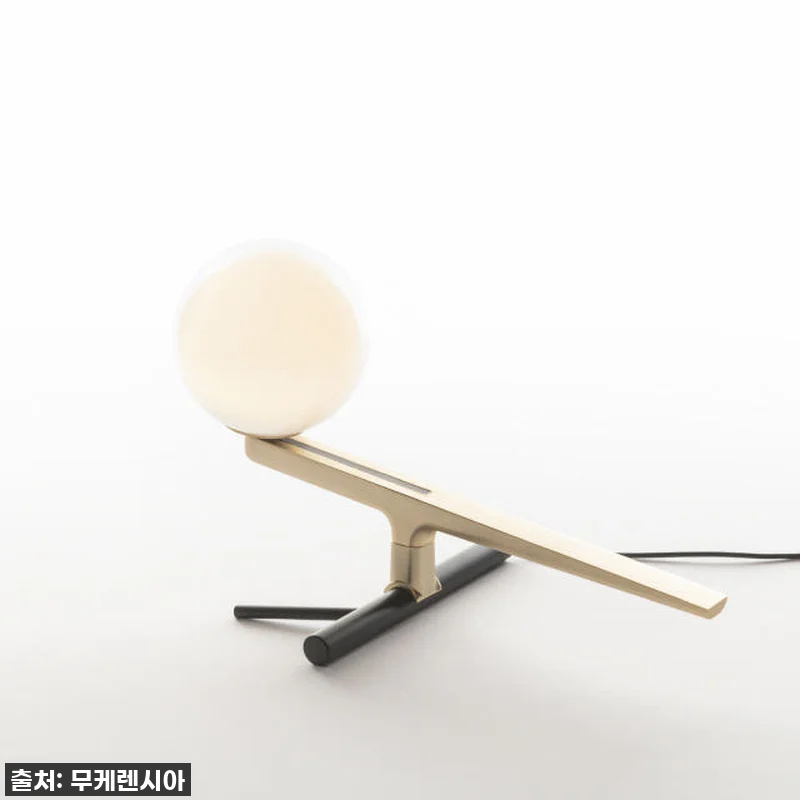 아르떼미데 얀지 테이블 스탠드 무드 관련 이미지 4