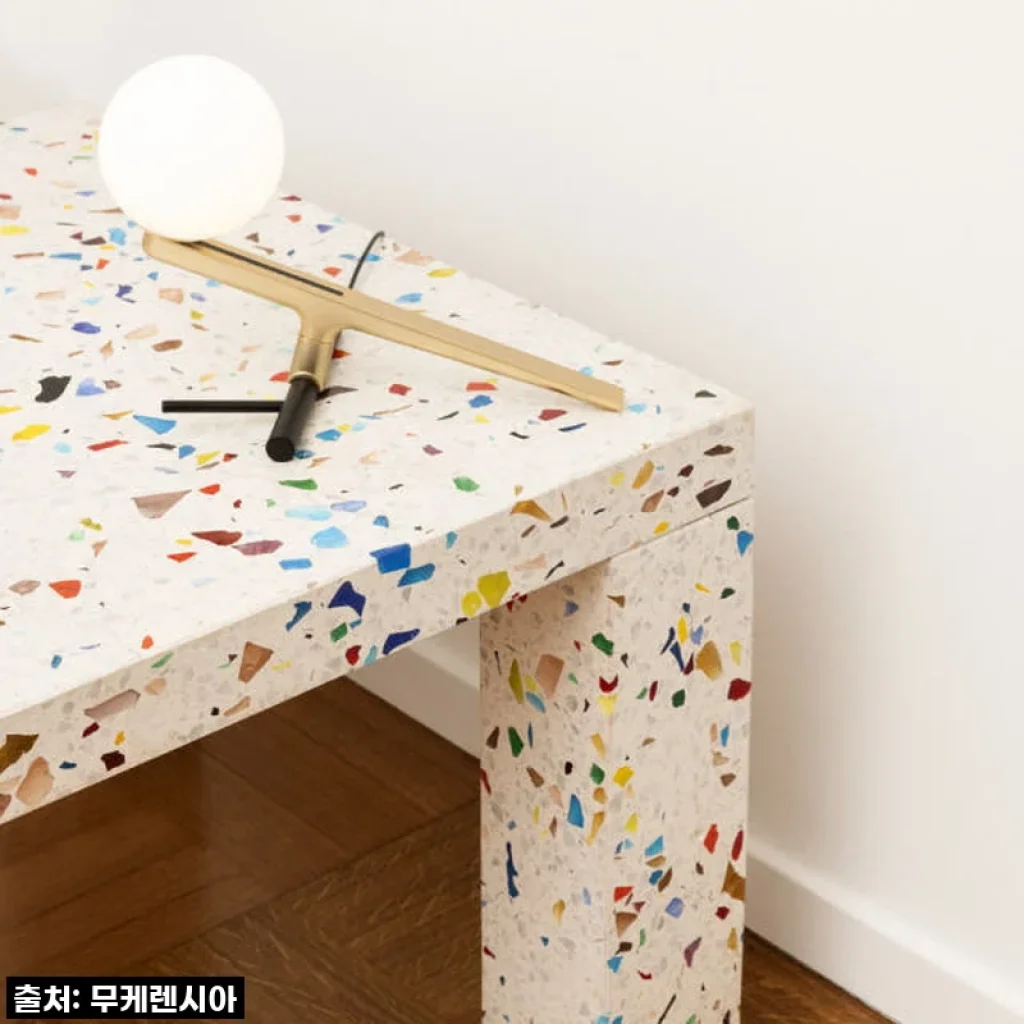 아르떼미데 얀지 테이블 스탠드 무드 등: 평범한 공간을 특별하게 만드는 빛의 마법!