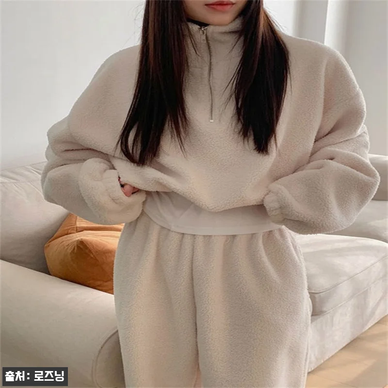 크롭 하이넥 반집업 후리스 밴딩 팬츠 코디 세트, 겨울 셋업으로 눈여겨볼 만한 이유 7 크롭 하이넥 반집업 후리스 밴딩 팬츠 관련 이미지 1