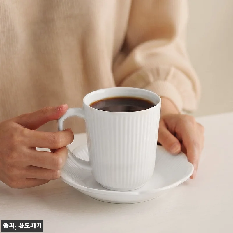 윤도자기 순백 화이트 국산 머그컵 중, 6,900원 무료배송으로 만나는 깔끔한 홈카페 잔 12 윤도자기 순백 화이트 국산 머그컵 중 관련 이미지 1