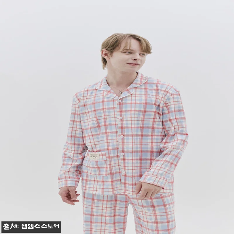 엠엠즈 다운릿 밀크폼 피치기모 커플 긴팔 잠옷 세트, 선물까지 챙기기 좋은 홈웨어 체크후기 9 엠엠즈 다운릿 밀크폼 피치기모 커플 관련 이미지 2