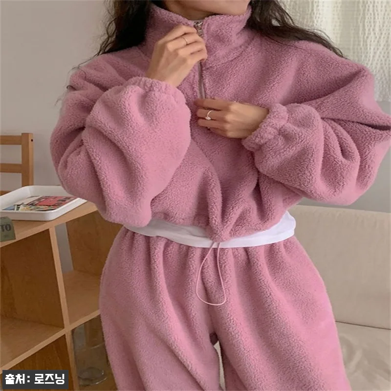 크롭 하이넥 반집업 후리스 밴딩 팬츠 코디 세트, 겨울 셋업으로 눈여겨볼 만한 이유 8 크롭 하이넥 반집업 후리스 밴딩 팬츠 관련 이미지 2