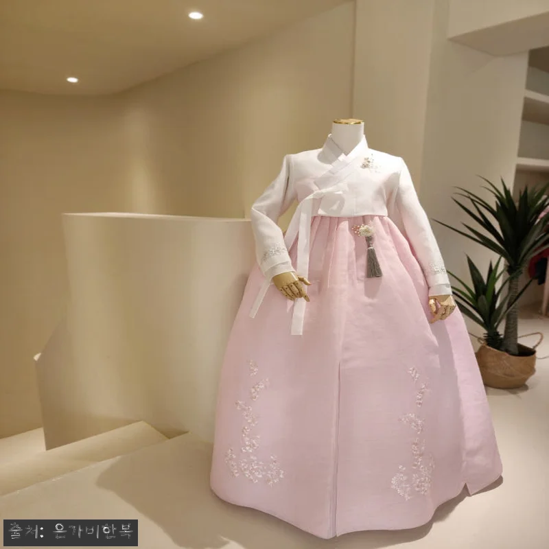 은가비한복 청담순수 결혼식 여자 하객 관련 이미지 3
