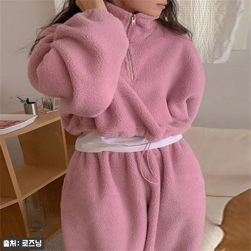 크롭 하이넥 반집업 후리스 밴딩 팬츠 코디 세트, 겨울 셋업으로 눈여겨볼 만한 이유 10 크롭 하이넥 반집업 후리스 밴딩 팬츠 관련 이미지 4